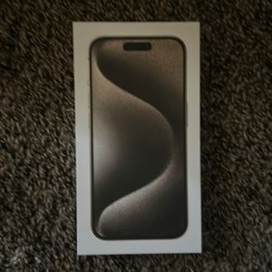 iPhone 15 Pro Max Natural Titanium